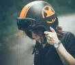 Comment choisir un casque moto pour femme