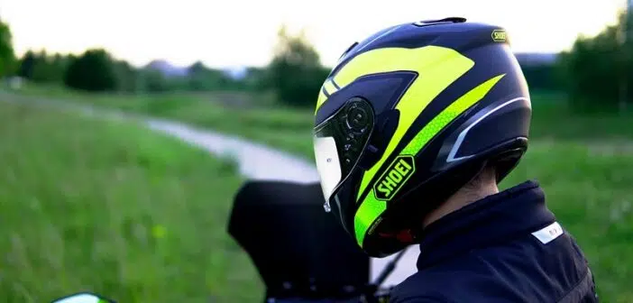 Pourquoi utiliser des autocollant pour casque de moto