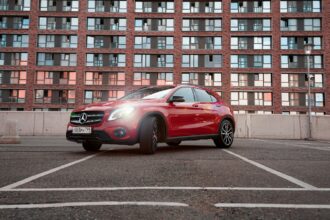 mercedes rouge