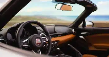 intérieur d'une voiture Fiat