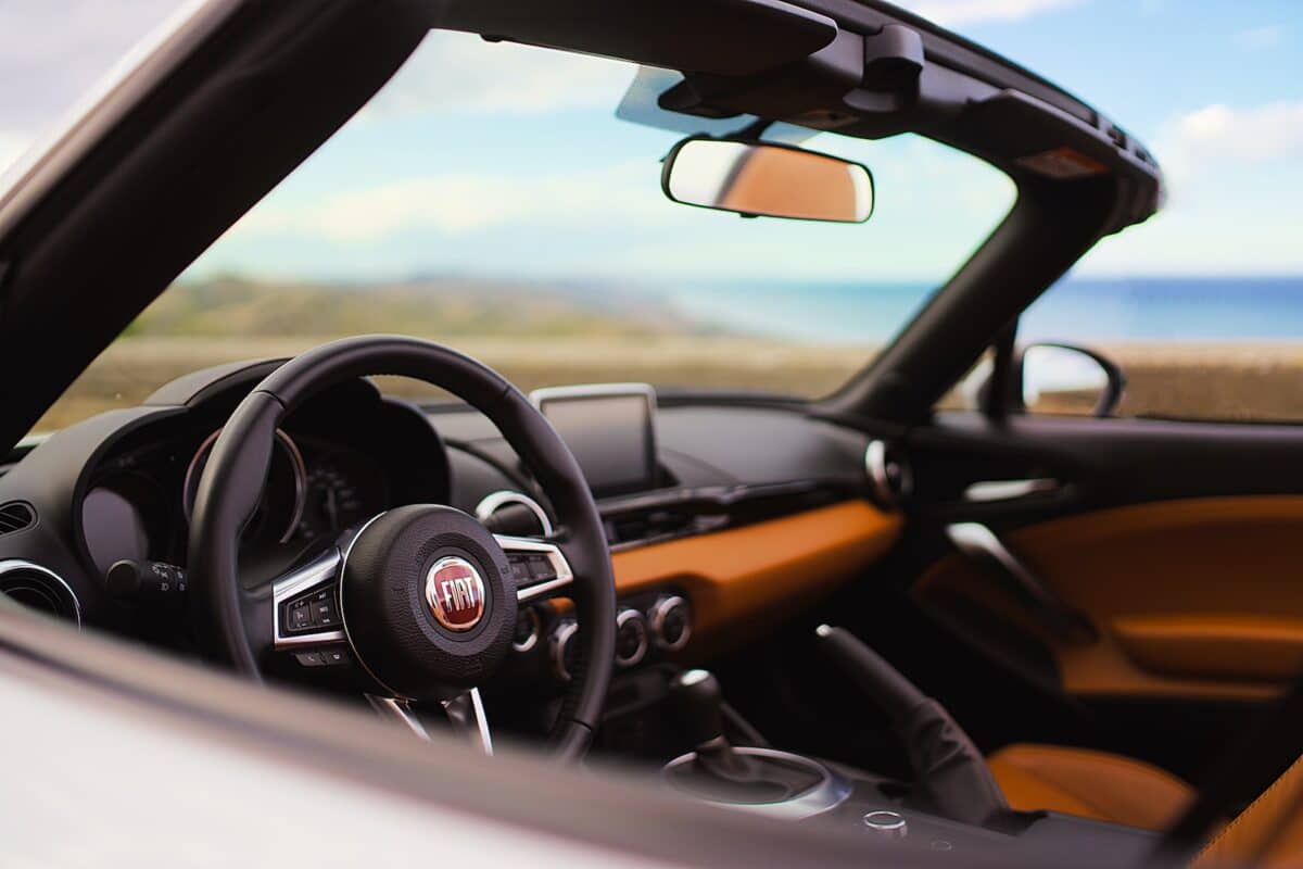 intérieur d'une voiture Fiat