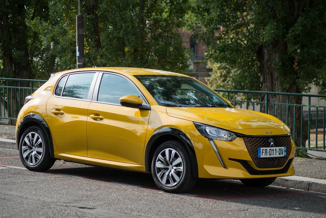 modèles récents Peugeot à succès, e208