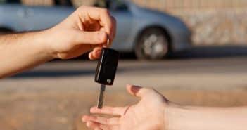 Pourquoi a-t-on besoin d’une carte grise ? Vente d'une voiture d'occasion entre particuliers